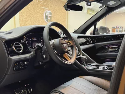 BENTAYGA AZURE / 5 YEARS WARRANTY / 10,000 Km / FULL OPTION-9