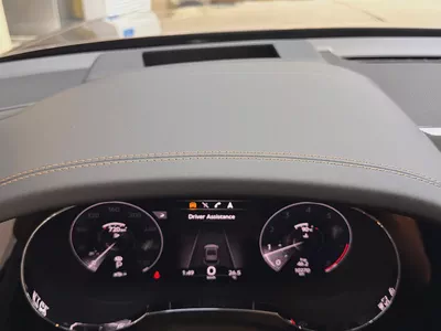 BENTAYGA AZURE / 5 YEARS WARRANTY / 10,000 Km / FULL OPTION-17