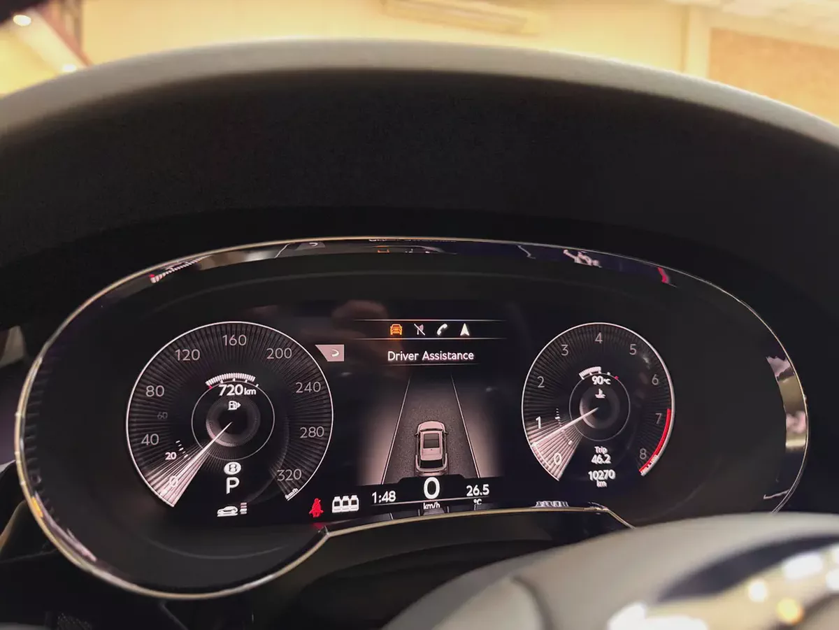 BENTAYGA AZURE / 5 YEARS WARRANTY / 10,000 Km / FULL OPTION-15-15
