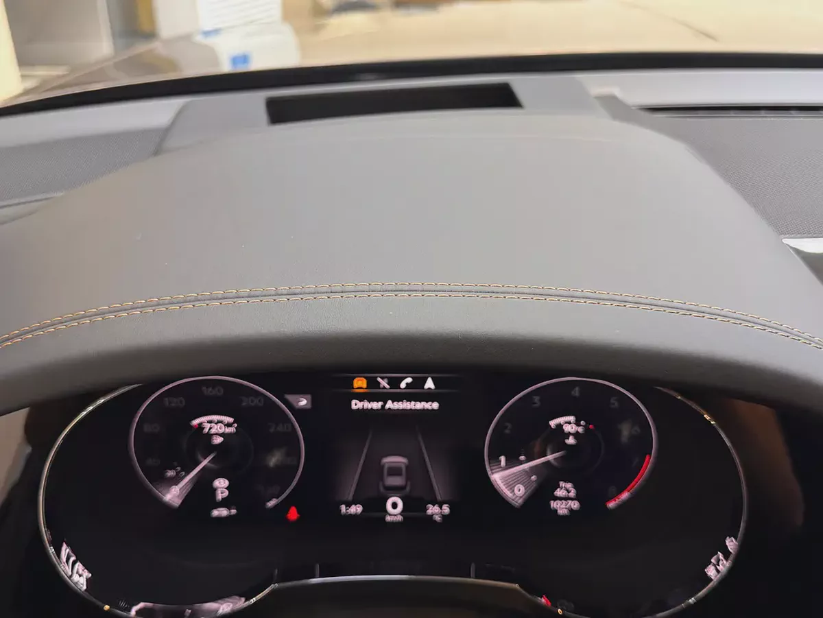 BENTAYGA AZURE / 5 YEARS WARRANTY / 10,000 Km / FULL OPTION-17-17