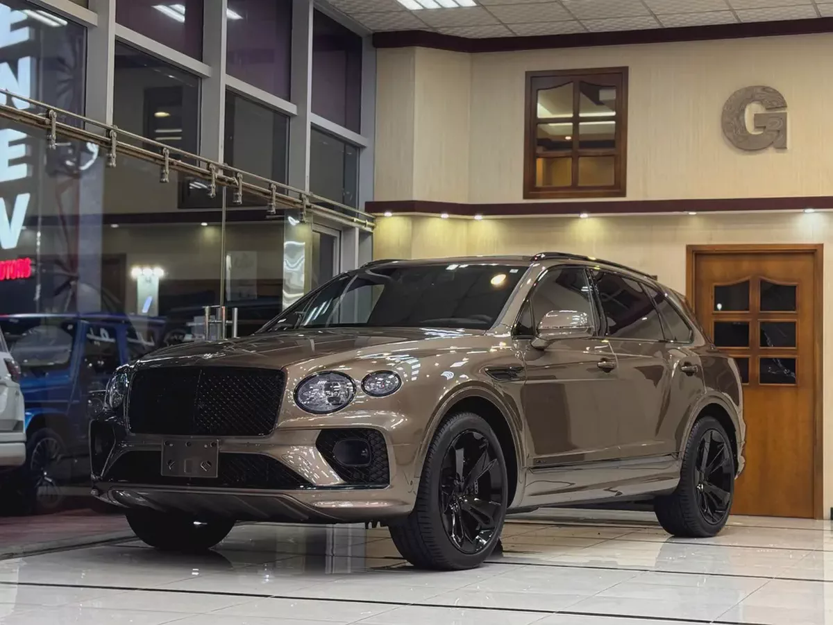 BENTAYGA AZURE / 5 YEARS WARRANTY / 10,000 Km / FULL OPTION