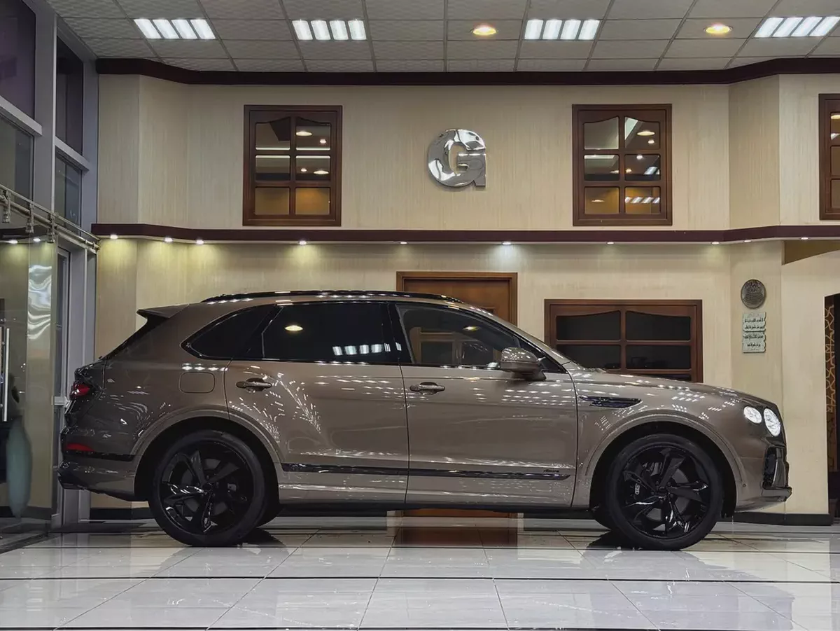 BENTAYGA AZURE / 5 YEARS WARRANTY / 10,000 Km / FULL OPTION-6-6