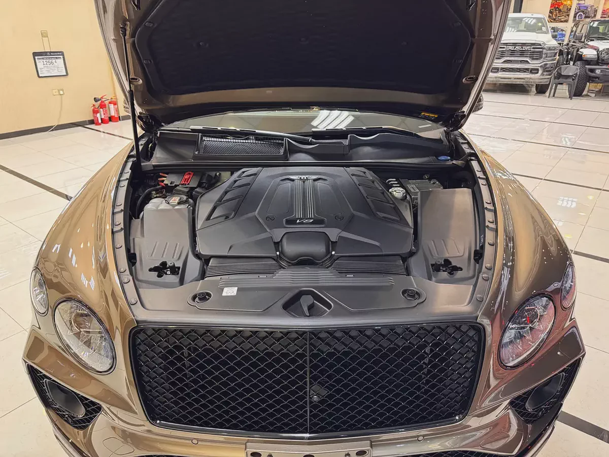 BENTAYGA AZURE / 5 YEARS WARRANTY / 10,000 Km / FULL OPTION-8-8