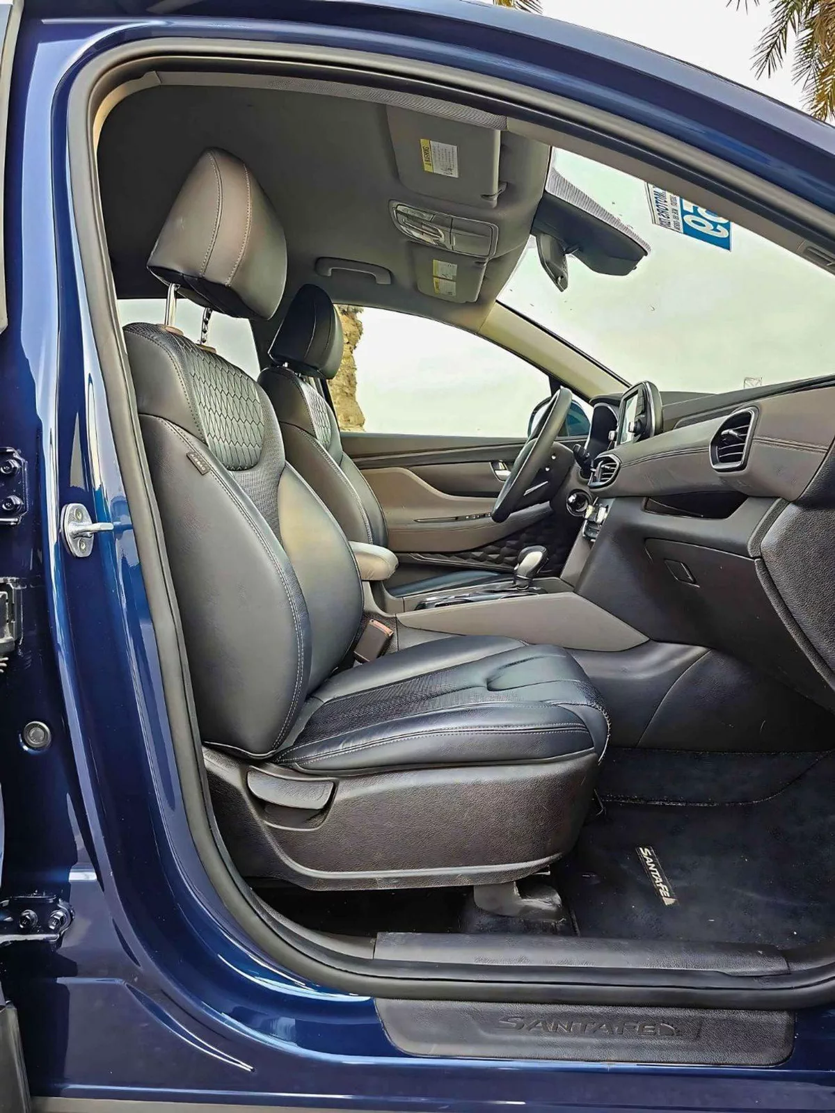 Hyundai Santa Fe STD (NON GCC) SE/ RADAR/ LANE ASSIST/ LEATHER SEATS/ DVD CAMERA/ EXPORT ONLY / LOT# 35098-10-0