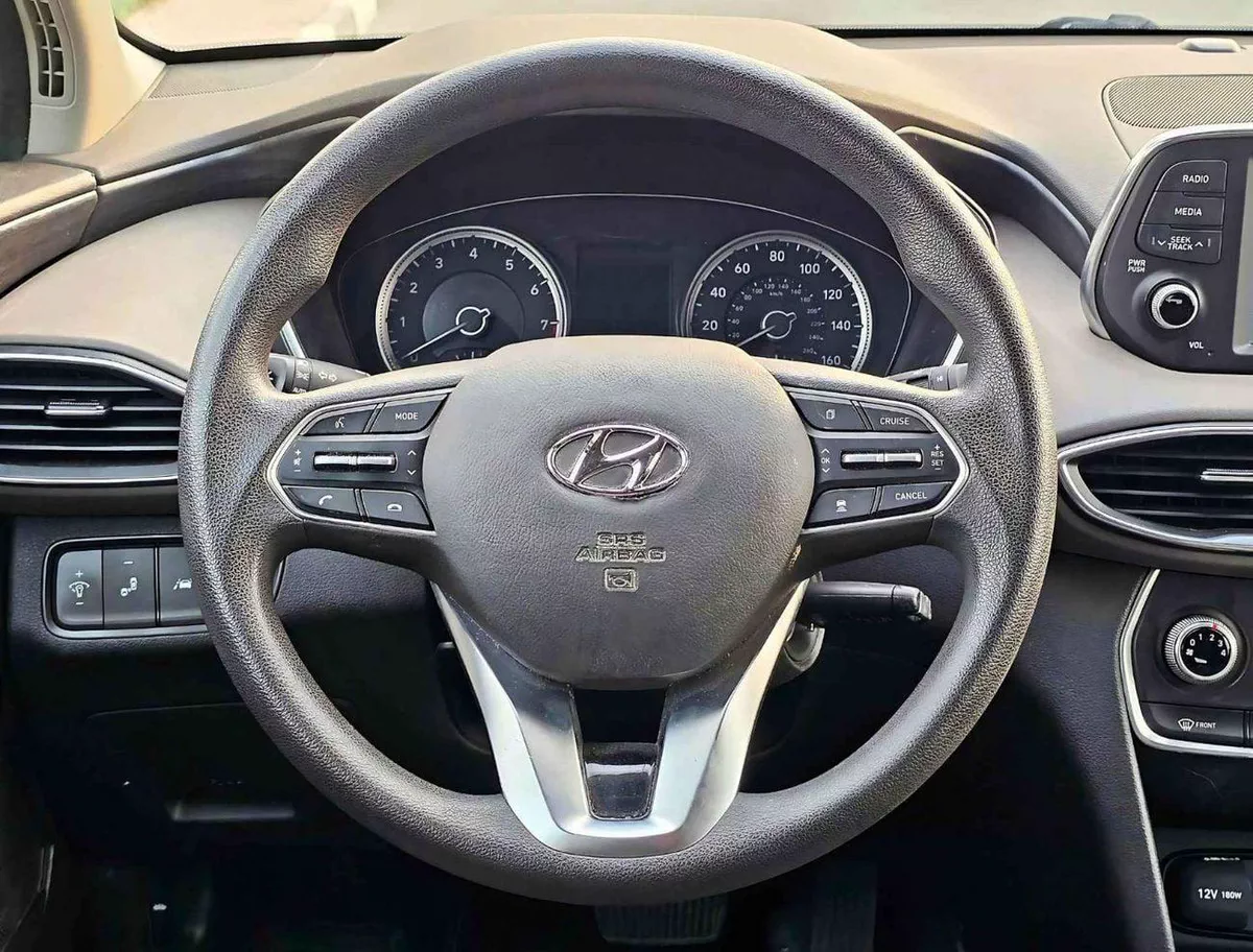 Hyundai Santa Fe STD (NON GCC) SE/ RADAR/ LANE ASSIST/ LEATHER SEATS/ DVD CAMERA/ EXPORT ONLY / LOT# 35098-14-0