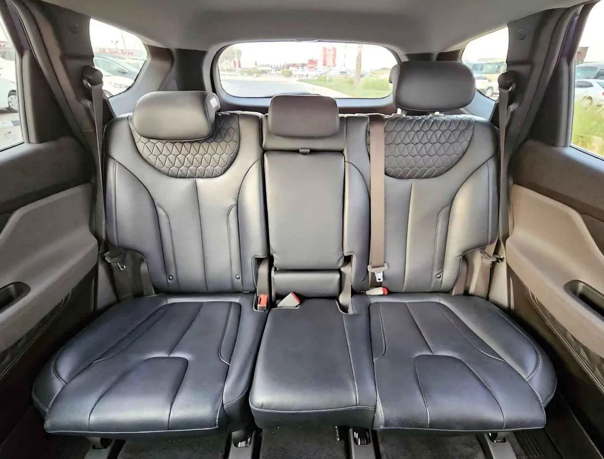Hyundai Santa Fe STD (NON GCC) SE/ RADAR/ LANE ASSIST/ LEATHER SEATS/ DVD CAMERA/ EXPORT ONLY / LOT# 35098-16-0