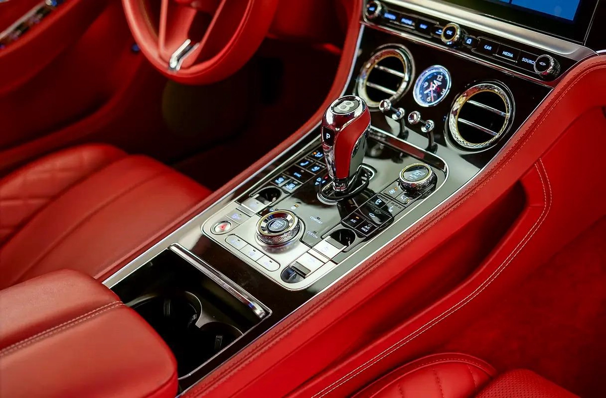 AED 5937 PM | BENTLEY CONTINENTAL GT W12 2019 | PRISTINE CONDITION | 1 YEAR WARRANTY | GCC-4-4