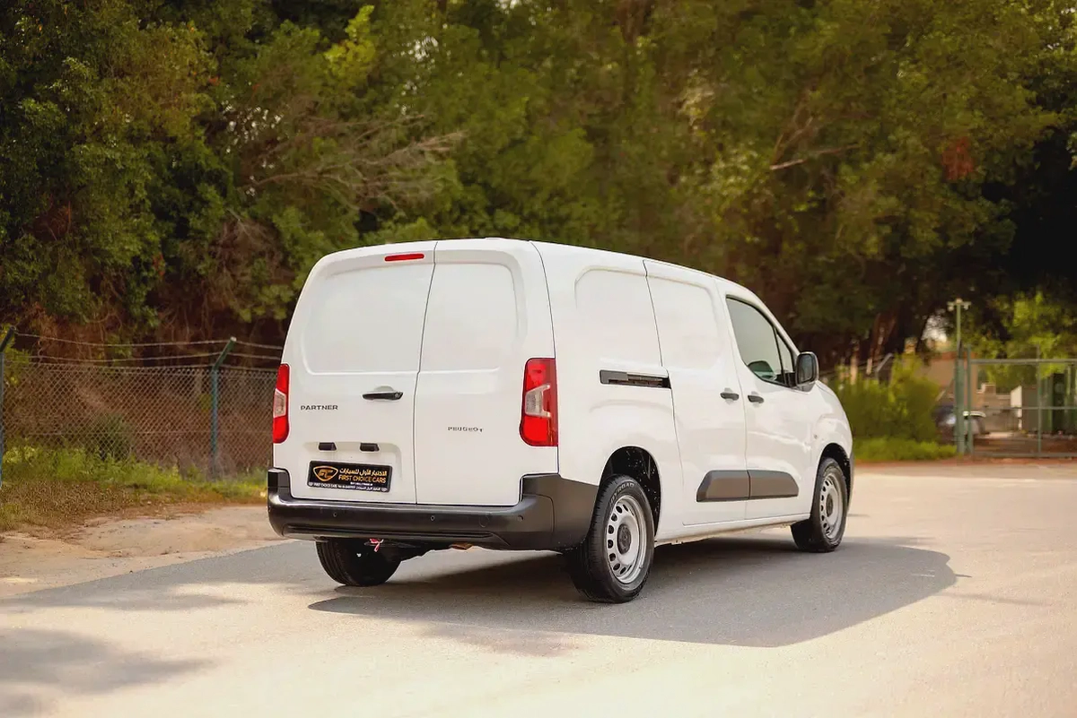 Peugeot Partner | Delivery Van | Petrol | GCC Specs | Ref#P26602-2-2