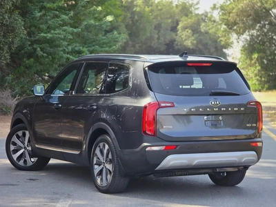 Kia Telluride 2020 GCC Specs - Family SUV - Accident free - Perfect condition - 2keys-4