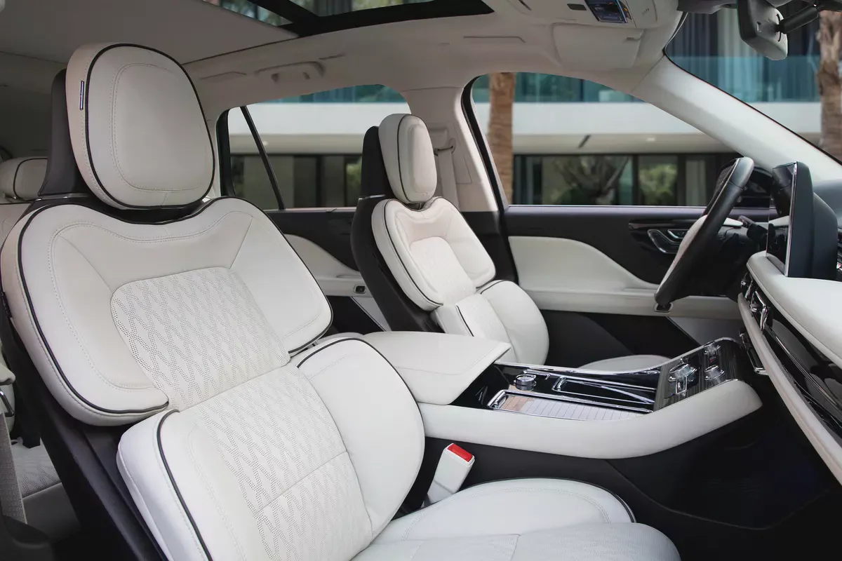 4,113 P.M | 0% Downpayment | AVIATOR PRESIDENTIAL | WARRANTY 2029!-10-10