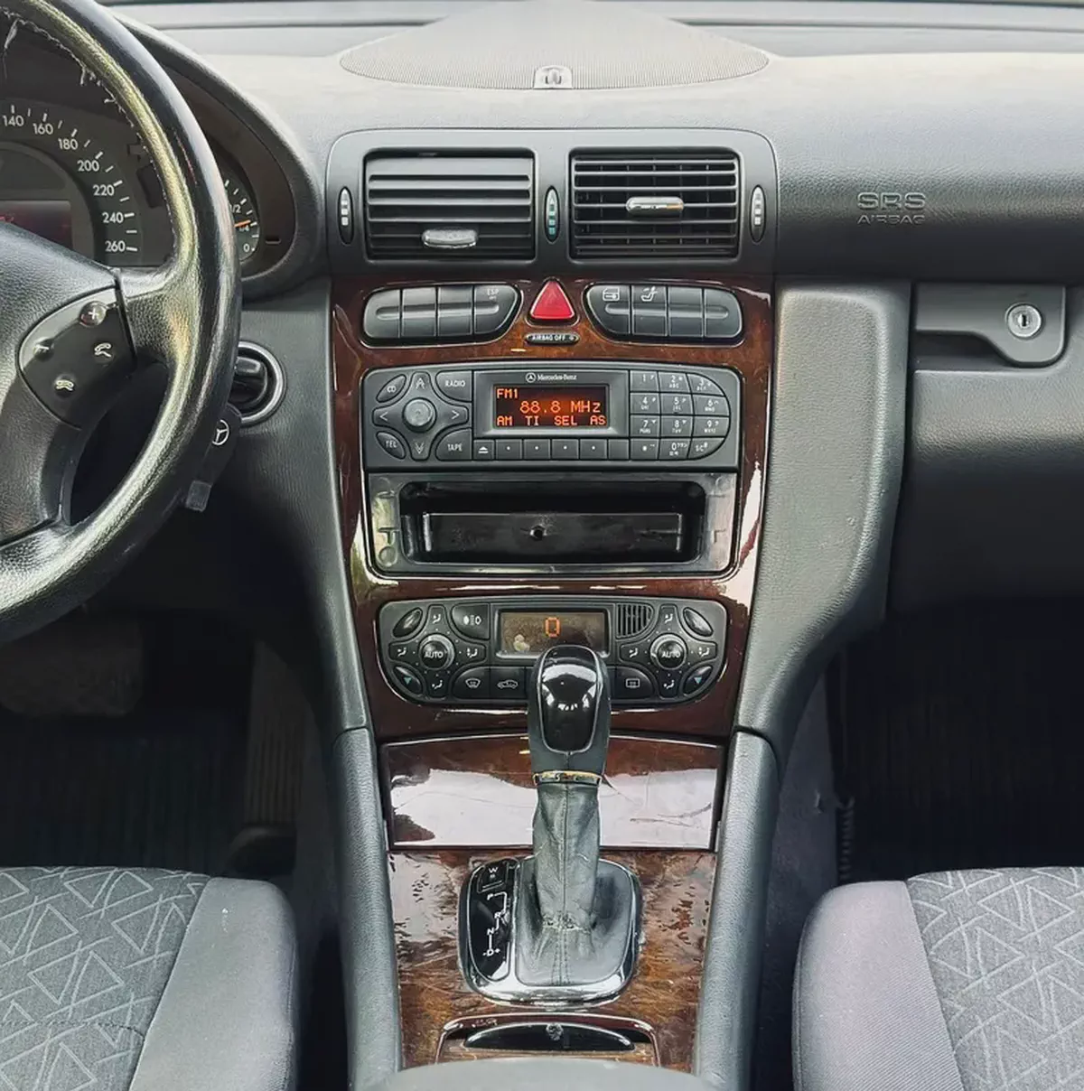 BENZ C240 | 2002 | CLEAN CAR | JAPAN IMPORT-19-19