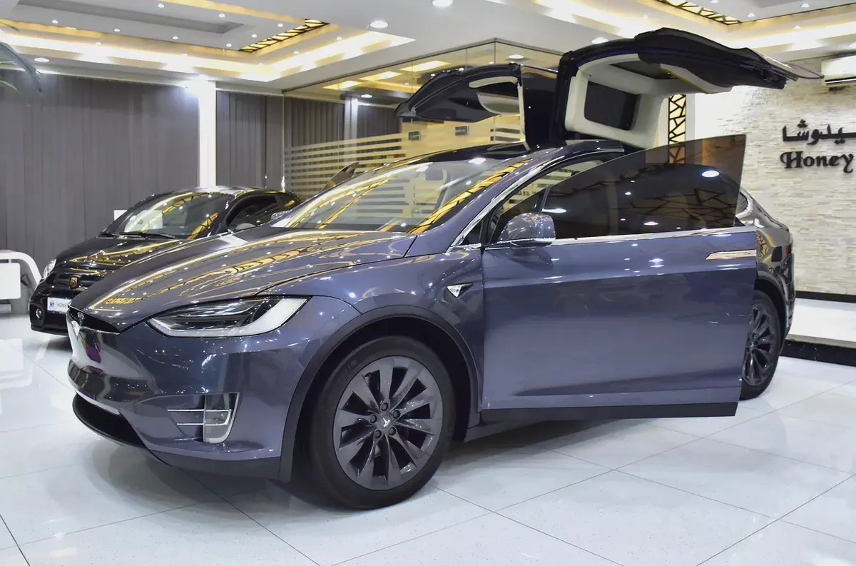 AED 2,360 EMi at 0% DP | Tesla Model X 100D - Long Range ( 2019 Model ) in Grey Color GCC Specs