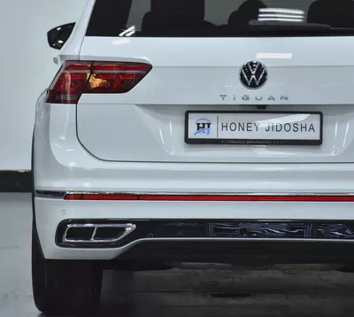 AED 2,280 EMi at 0% DP | Volkswagen Tiguan R-Line 4Motion ( 2024 Model ) in White Color GCC Specs-8