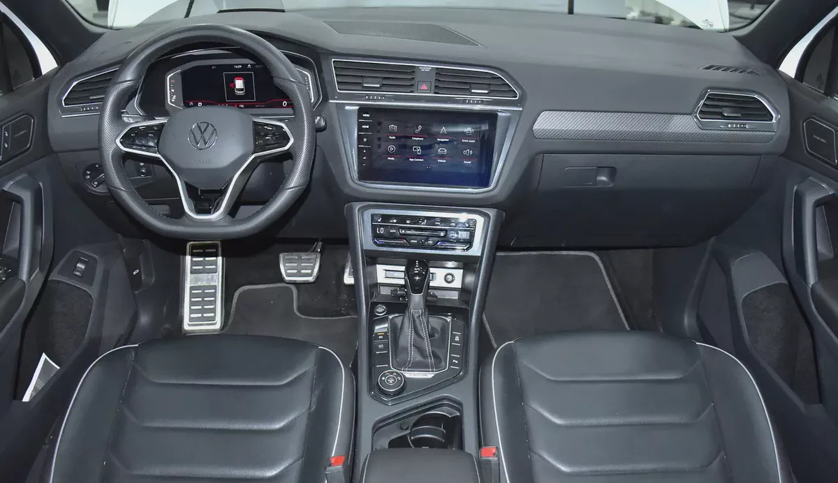 AED 2,280 EMi at 0% DP | Volkswagen Tiguan R-Line 4Motion ( 2024 Model ) in White Color GCC Specs-11-11