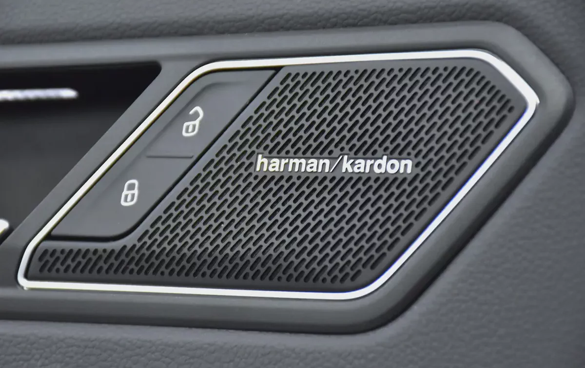 AED 2,280 EMi at 0% DP | Volkswagen Tiguan R-Line 4Motion ( 2024 Model ) in White Color GCC Specs-13-13