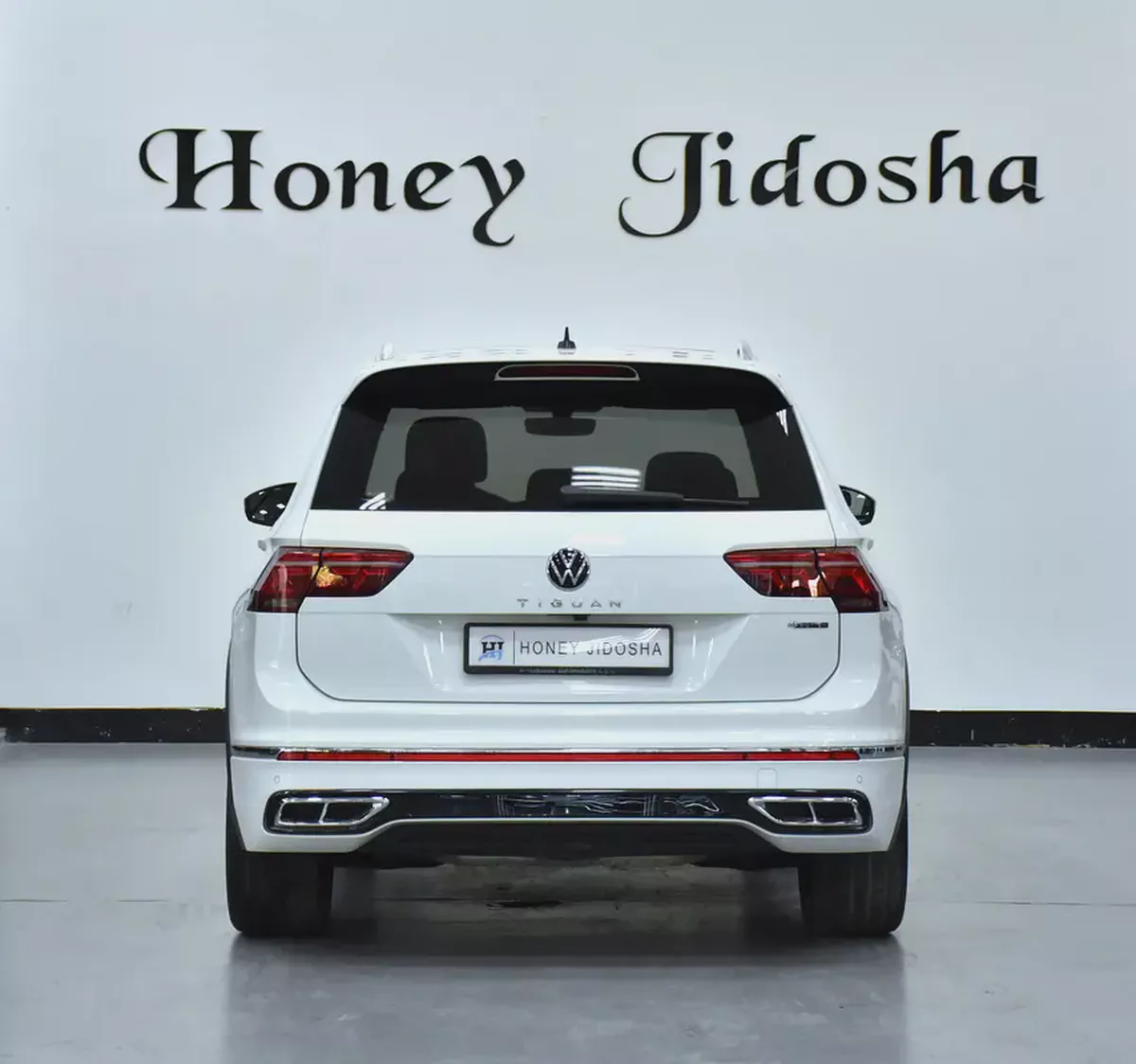 AED 2,280 EMi at 0% DP | Volkswagen Tiguan R-Line 4Motion ( 2024 Model ) in White Color GCC Specs-5-5