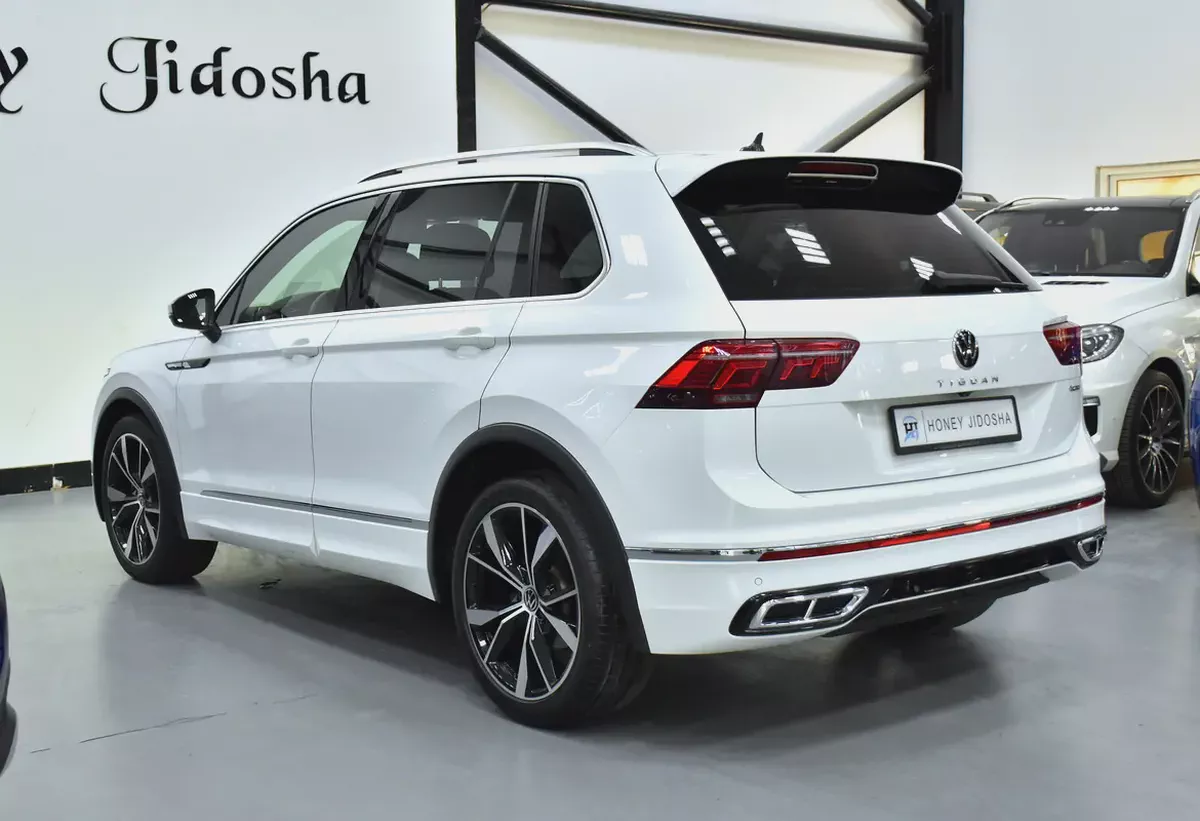AED 2,280 EMi at 0% DP | Volkswagen Tiguan R-Line 4Motion ( 2024 Model ) in White Color GCC Specs-7-7