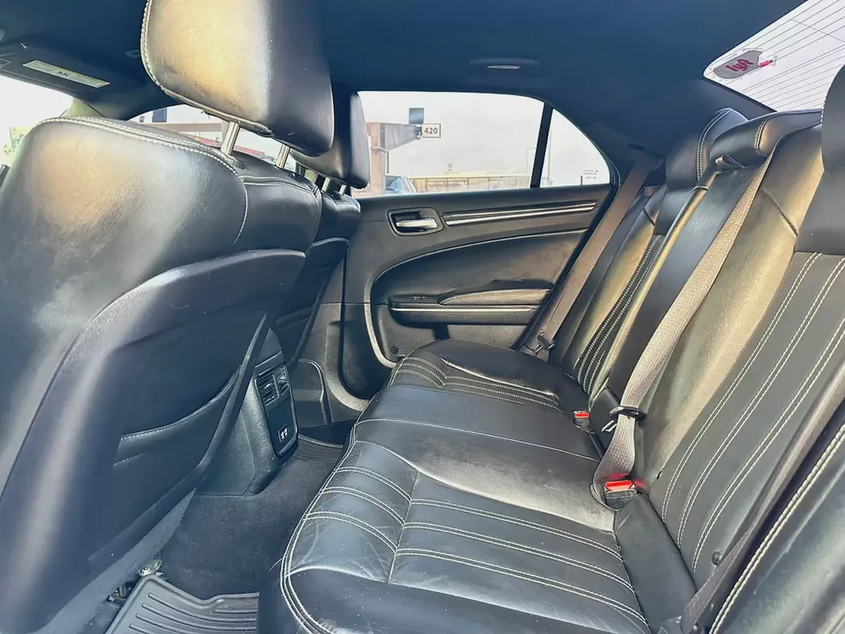 كرايسلر 300c مواصفات امريكية 2020 بحالة جيدة-9-9