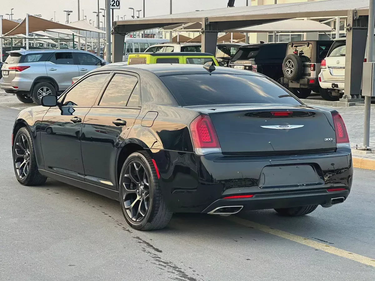 كرايسلر 300c مواصفات امريكية 2020 بحالة جيدة-4-4