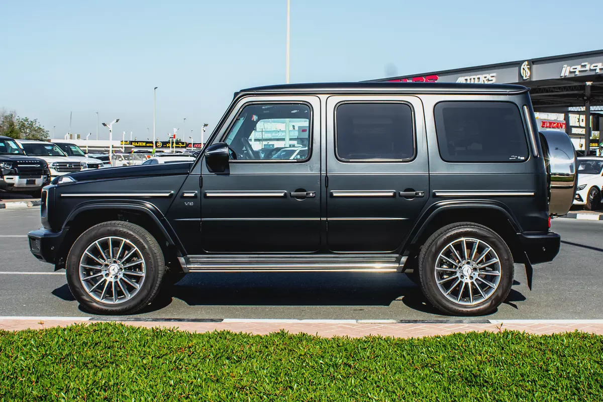 2021 - BENZ G550 - SUPER CLEAN - LIKE NEW - ONLY 54,000 KM-4-4