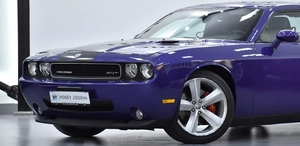 Dodge Challenger SRT8 6.1 HEMI ( 2010 Model ) in Purple / Violet Color GCC Specs