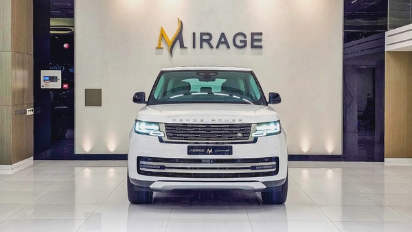 RANGE ROVER - VOGUE - HSE - V 8 P530 - GCC SPECS - UNDER WARRANTY - 2024 MODEL - WHITE/WHITE