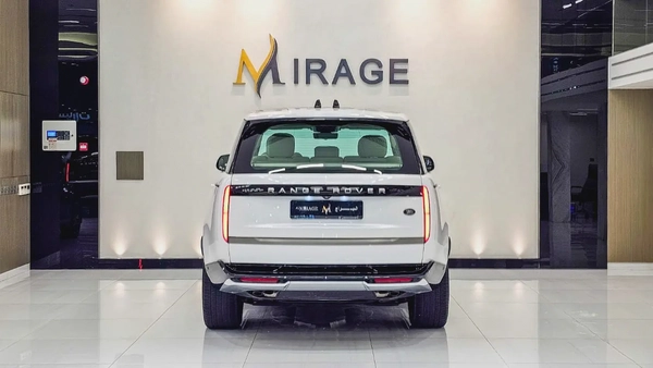 RANGE ROVER - VOGUE - HSE - V 8 P530 - GCC SPECS - UNDER WARRANTY - 2024 MODEL - WHITE/WHITE