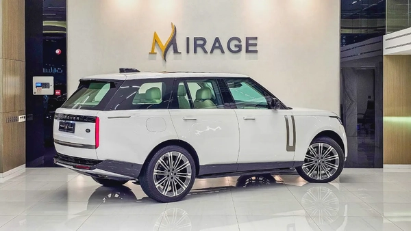 RANGE ROVER - VOGUE - HSE - V 8 P530 - GCC SPECS - UNDER WARRANTY - 2024 MODEL - WHITE/WHITE