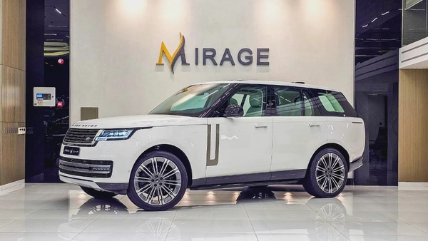 RANGE ROVER - VOGUE - HSE - V 8 P530 - GCC SPECS - UNDER WARRANTY - 2024 MODEL - WHITE/WHITE