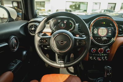 Mini Cooper S JCW Kit 2022 Full Service History GCC Low Mileage 2.0L Turbo 4 Cylinders-18