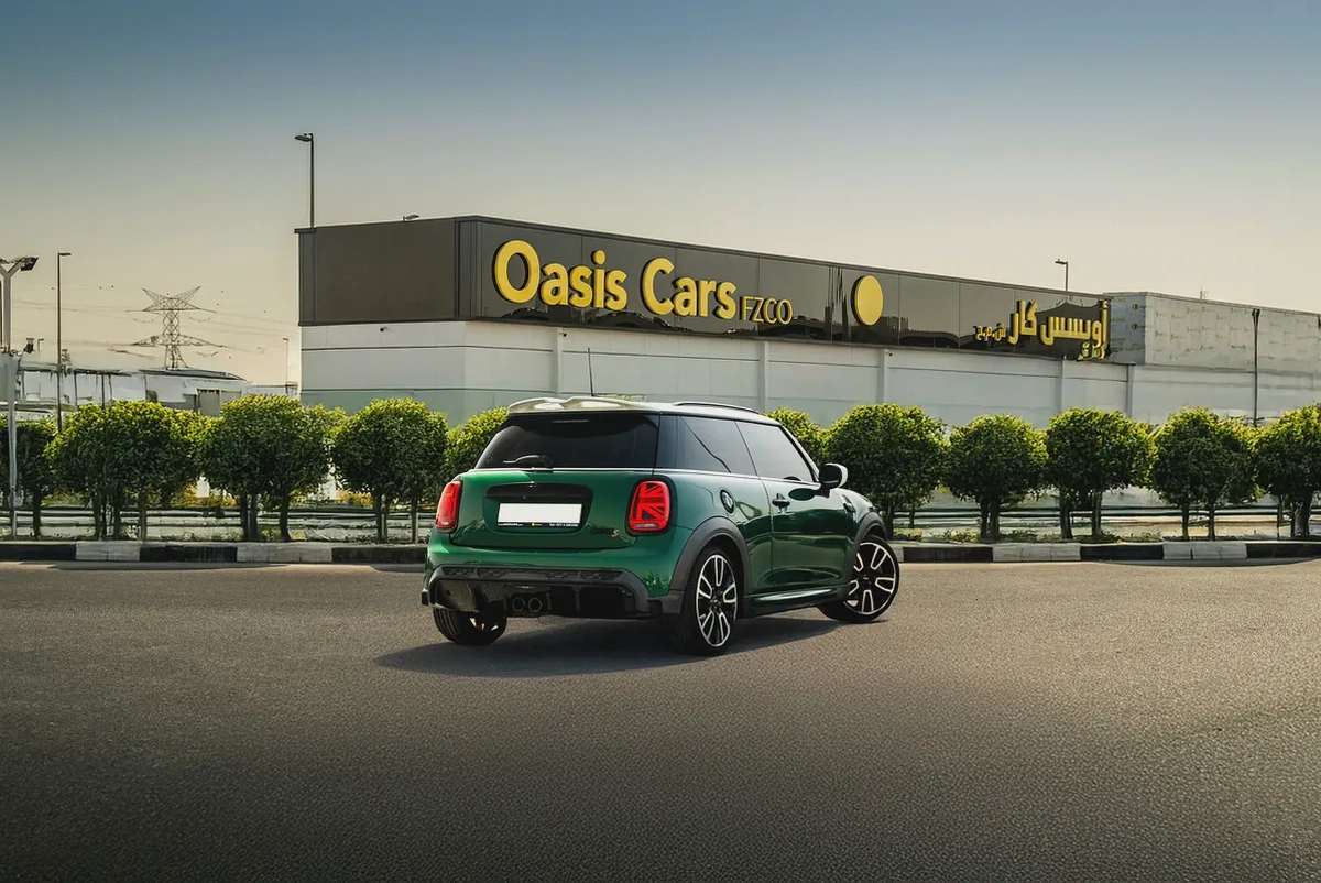 Mini Cooper S JCW Kit 2022 Full Service History GCC Low Mileage 2.0L Turbo 4 Cylinders-4-4
