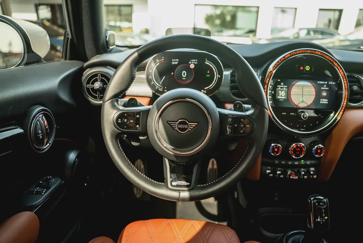 Mini Cooper S JCW Kit 2022 Full Service History GCC Low Mileage 2.0L Turbo 4 Cylinders-18-18