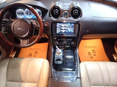 Jaguar XJ LUXURY LWB (LWB) - GCC Specs - Pristine Condition-9