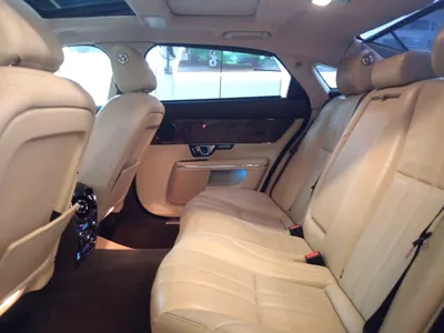 Jaguar XJ LUXURY LWB (LWB) - GCC Specs - Pristine Condition-12