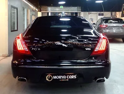 Jaguar XJ LUXURY LWB (LWB) - GCC Specs - Pristine Condition-3