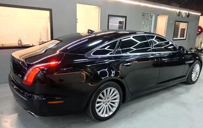 Jaguar XJ LUXURY LWB (LWB) - GCC Specs - Pristine Condition-5