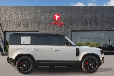 Land Rover Defender 110 2023-11