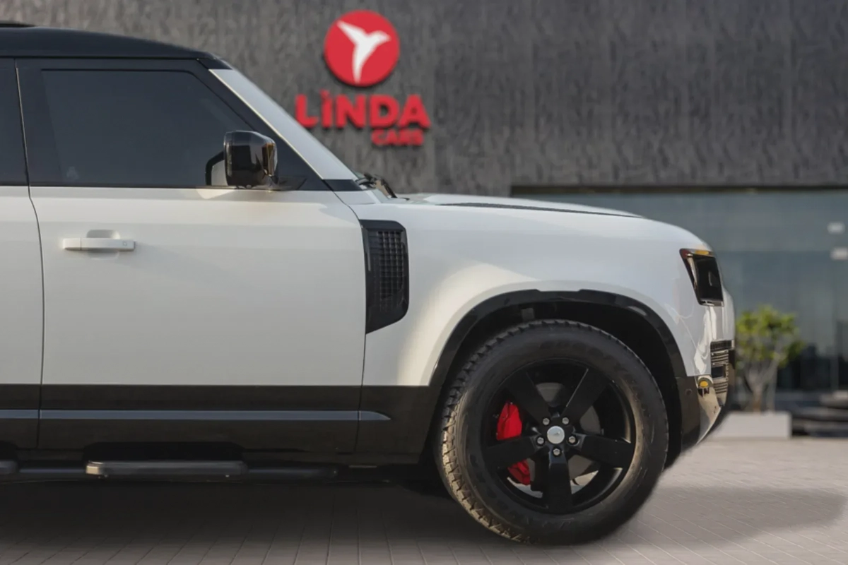 Land Rover Defender 110 2023-14-14