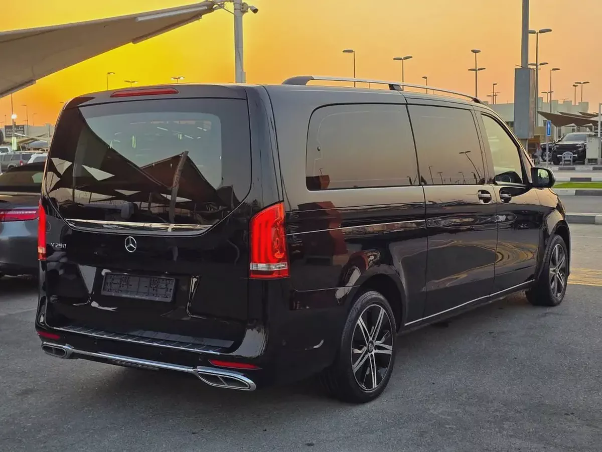 Mercedes-Benz Vito 2016 GCC Specs - Well Maintained-4-4