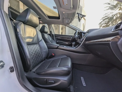 Nissan Maxima SR 2016 - GCC Specs Premium Condition Full Option Top With Navigation Low KM Car-3