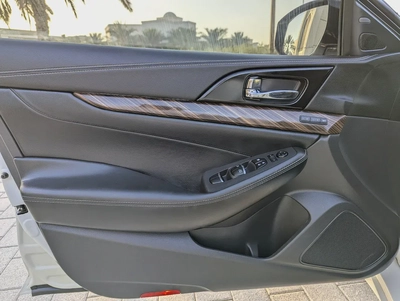 Nissan Maxima SR 2016 - GCC Specs Premium Condition Full Option Top With Navigation Low KM Car-8