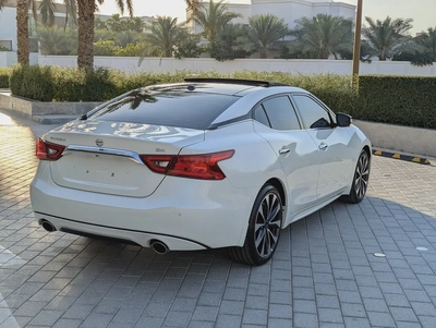 Nissan Maxima SR 2016 - GCC Specs Premium Condition Full Option Top With Navigation Low KM Car-16