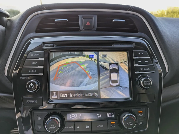Nissan Maxima SR 2016 - GCC Specs Premium Condition Full Option Top With Navigation Low KM Car