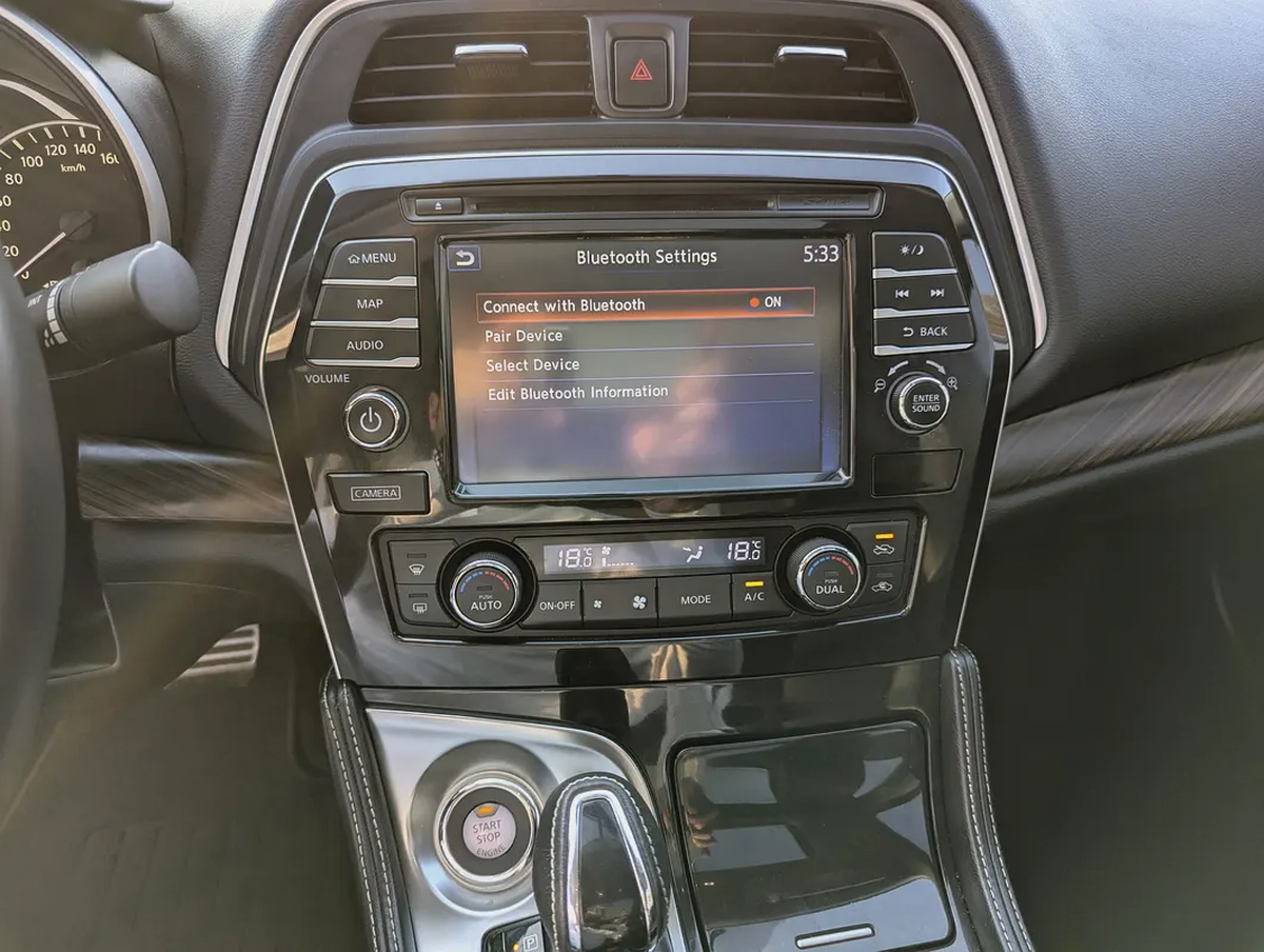 Nissan Maxima SR 2016 - GCC Specs Premium Condition Full Option Top With Navigation Low KM Car-11-11