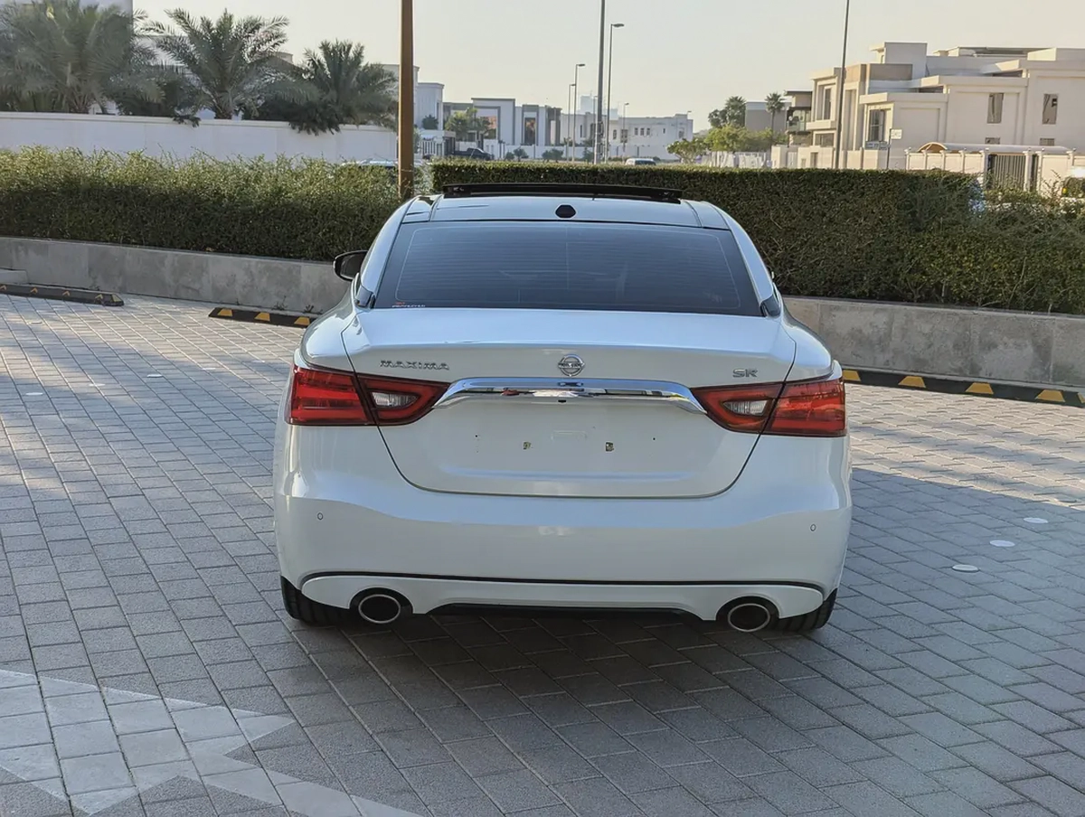 Nissan Maxima SR 2016 - GCC Specs Premium Condition Full Option Top With Navigation Low KM Car-17-17
