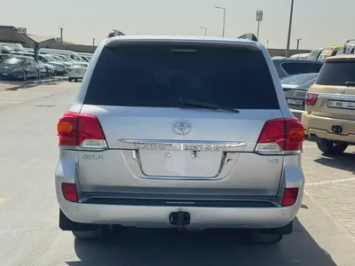 Toyota land cruise 2011 v6 fullopshin silver color GCc calen car-1