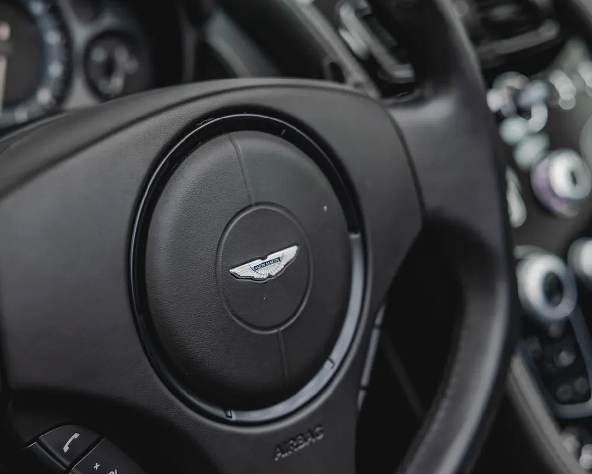 ASTON MARTIN DB9 GT - 2019 - CONVERTIBLE SOFT TOP - EXCELLENT CONDITION-10-10