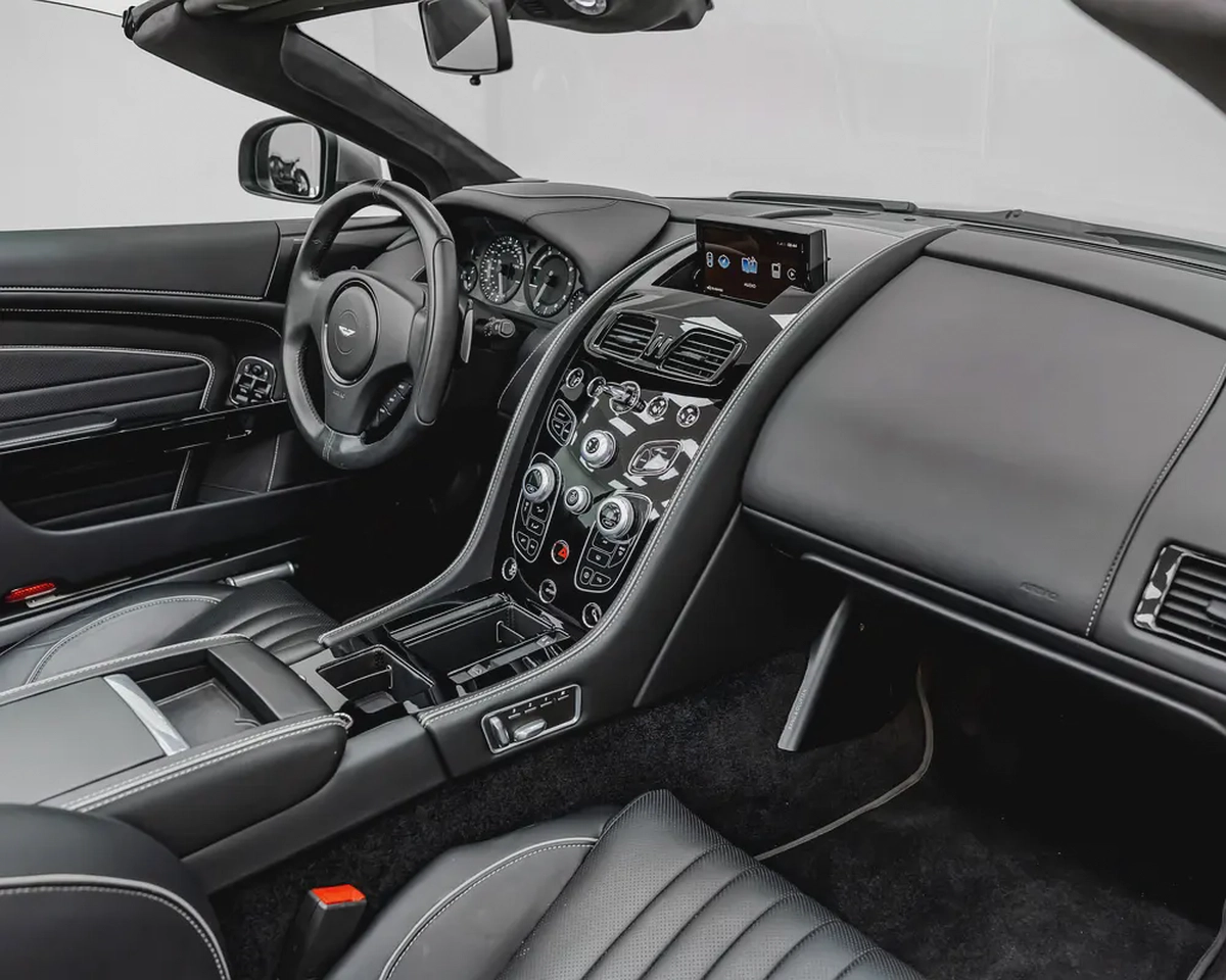 ASTON MARTIN DB9 GT - 2019 - CONVERTIBLE SOFT TOP - EXCELLENT CONDITION-7-7