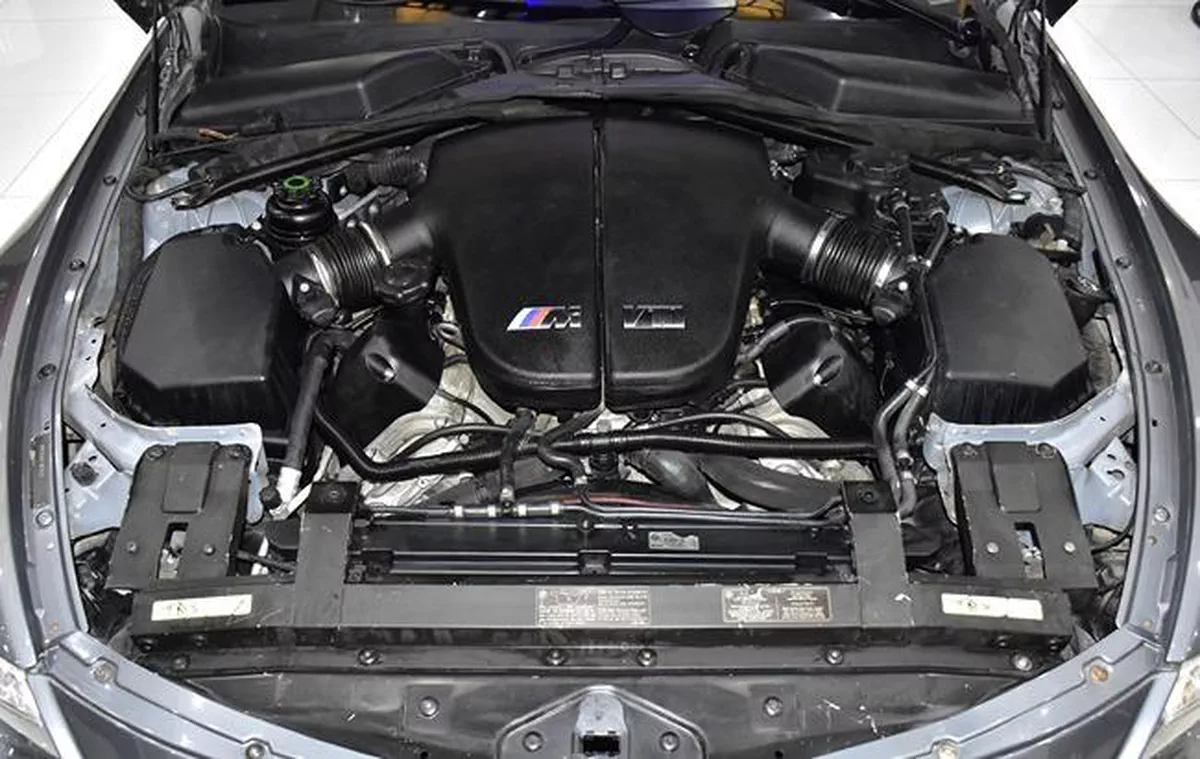 BMW M6 Convertible ( 2008 Model ) in Gray Color American Specs-3-3