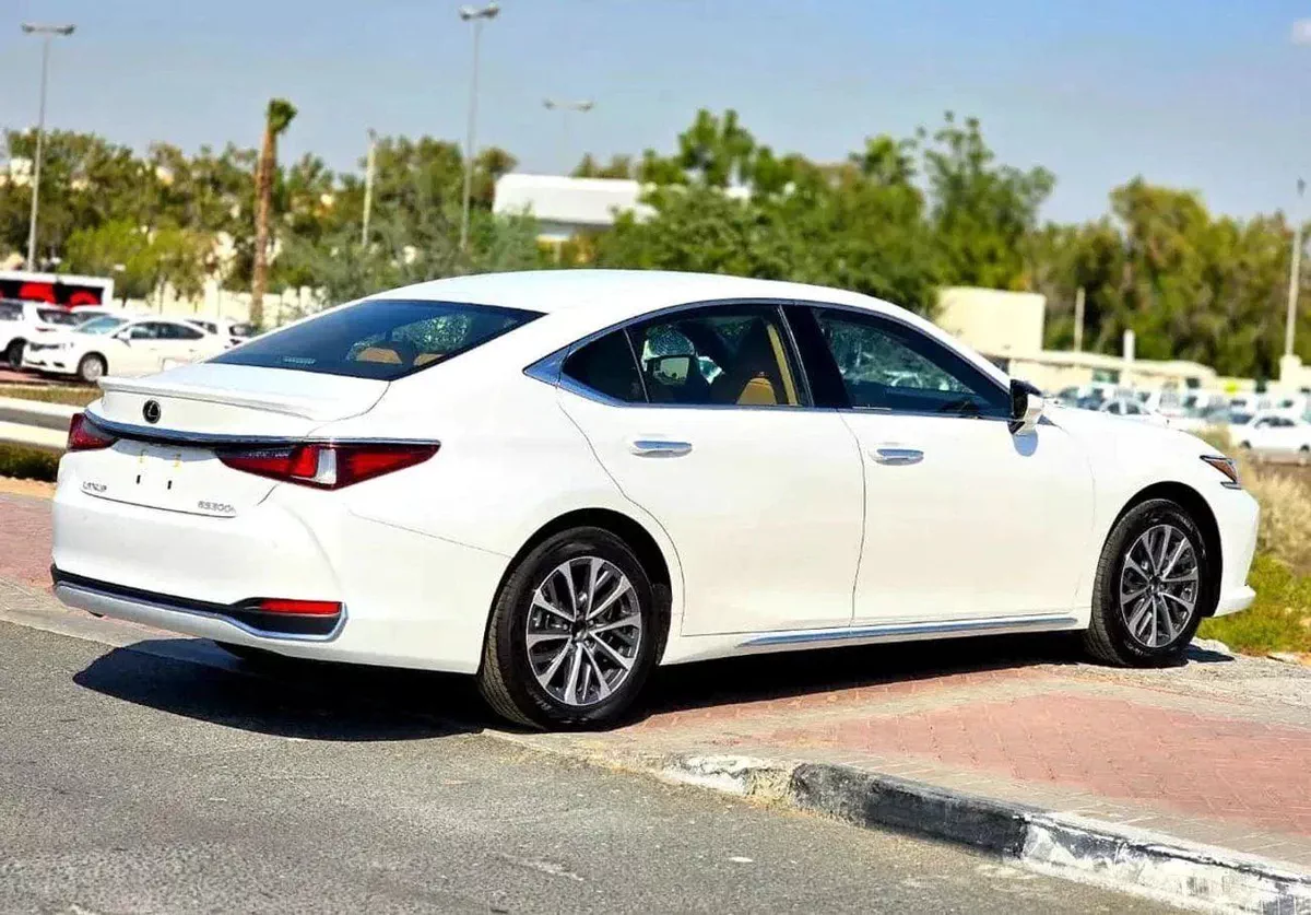 Lexus ES300h Hybrid Lexus ES 300h 2.5L Hybrid 2025 GCC specs (ONLY FOR EXPORT)-12-0